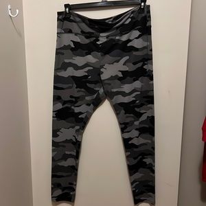 WildFable Camo Leggings XL